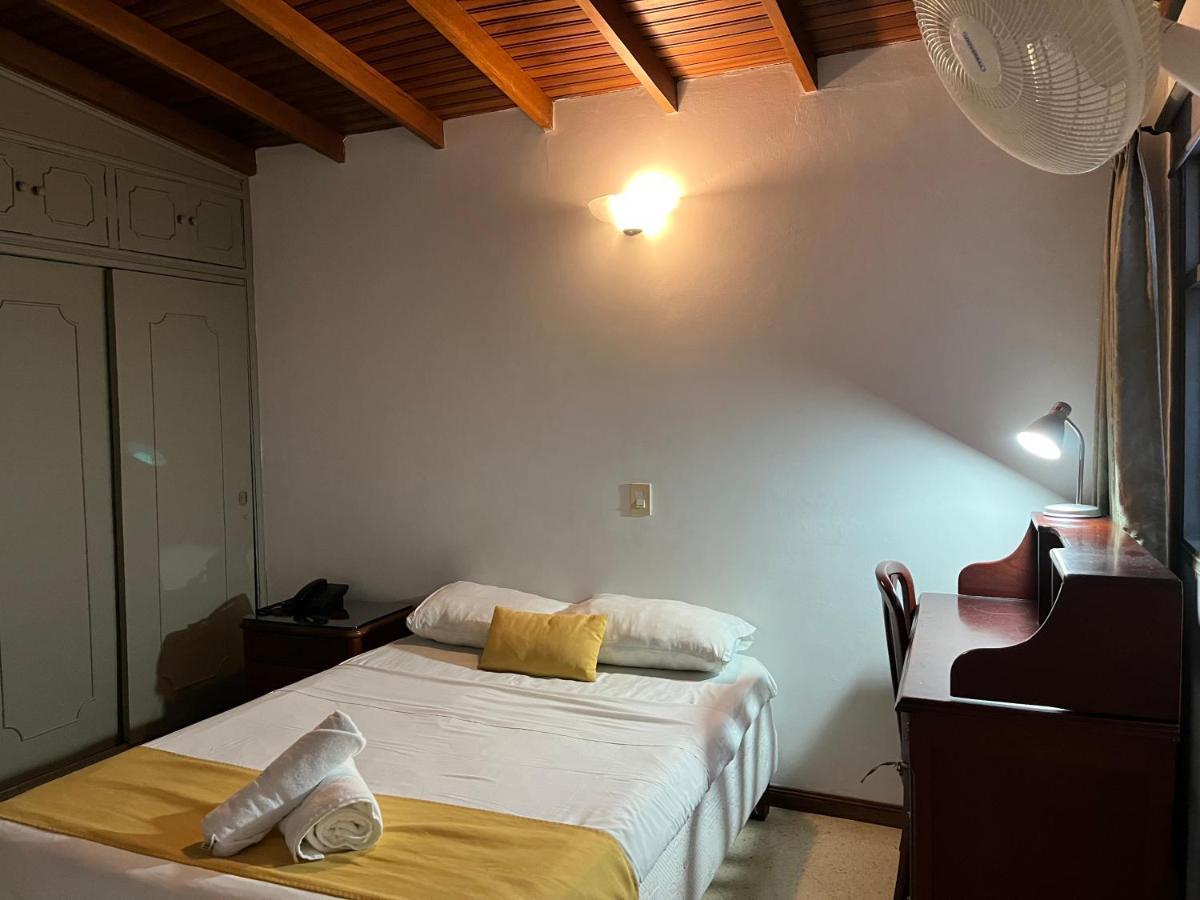 Casa Rosales Hotell Medellín Eksteriør bilde